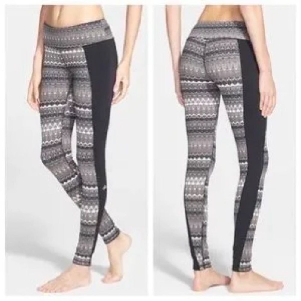 Alo Yoga full length low waisted black gray Print Leggings medium